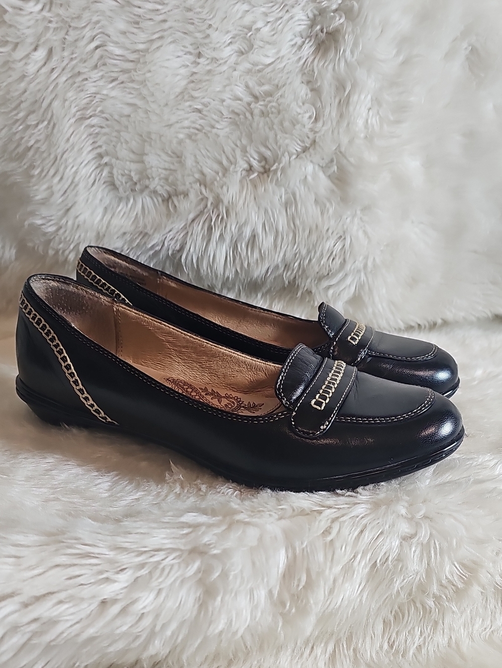 Söfft Black Leather Loafer Pumps Women’s 6.5 M Low Heel